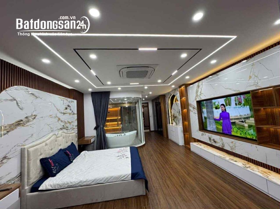 Bán nhà mặt tiền Đường Đàm Quang Trung, Phường Long Biên  (Q Long Biên cũ) , Hà Nội