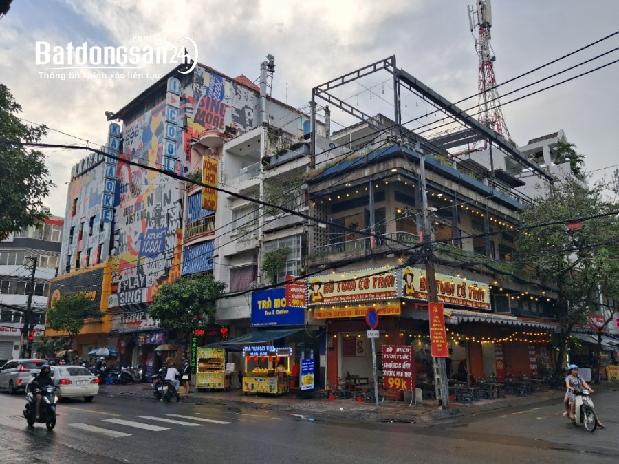 Nhà 5 tầng Mặt tiền Đồng Đen - Khu VIP Bàu Cát