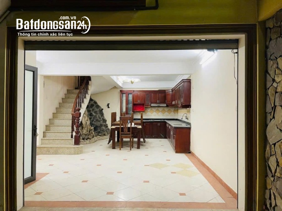 Cho thuê nhà làm CHDV ngõ 2 Trần Cung, Cầu Giấy 55m x 5T, 5PN giá 18 triệu, ngõ ô tô