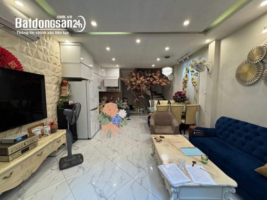 BÁN NHÀ GẦN HỒ BA MẪU 42m2*5T MT RỘNG, 30M RA Ô TÔ TRÁNH, NGÕ THÔNG, TRƯỚC NHÀ RỘNG
