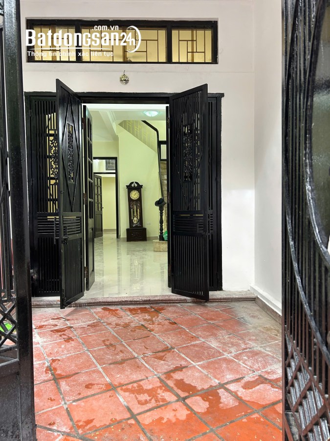 Cho thuê nhà nguyên căn ngõ 16 Hoàng Cầu, Đống Đa 45m x 3T giá 20tr, ngõ ô tô tránh