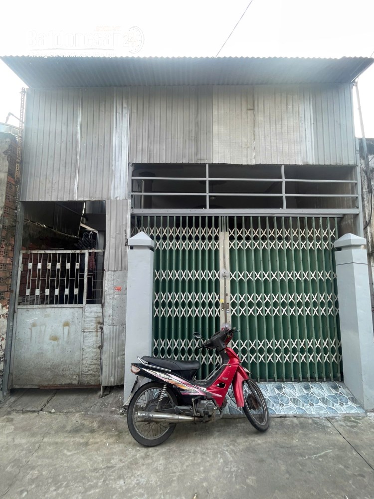 Bán nhà gác lửng + 3 phòng trọ 100m2 (P. Long Bình) chỉ 2,490 tỉ
