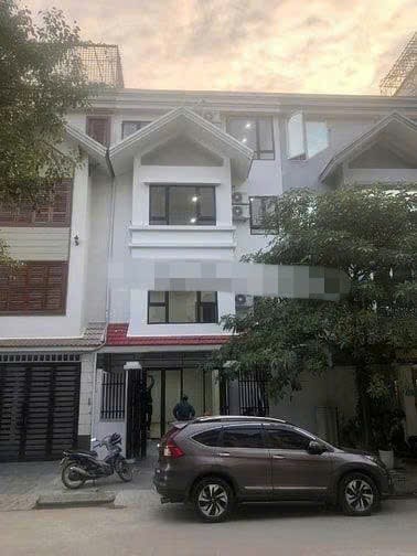 Cho thuê nhà KĐT Đài Phát Sóng Mễ Trì (VOV), Lương Thế Vinh, Từ Liêm 90m x 4T giá 45t
