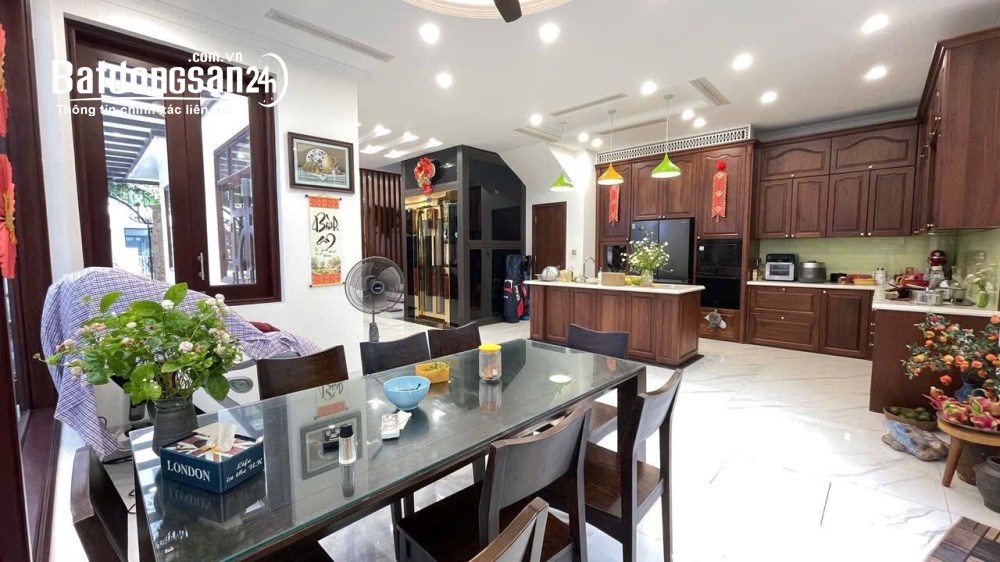 BÁN NHÀ LÔ GÓC 3 THOÁNG – NGÕ THÔNG KINH DOANH – MẶT TIỀN 5M  – DT 78 M2 – TRUNG KÍNH