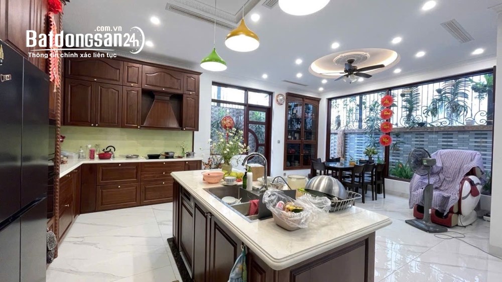 BÁN NHÀ LÔ GÓC 3 THOÁNG – NGÕ THÔNG KINH DOANH – MẶT TIỀN 5M  – DT 78 M2 – TRUNG KÍNH