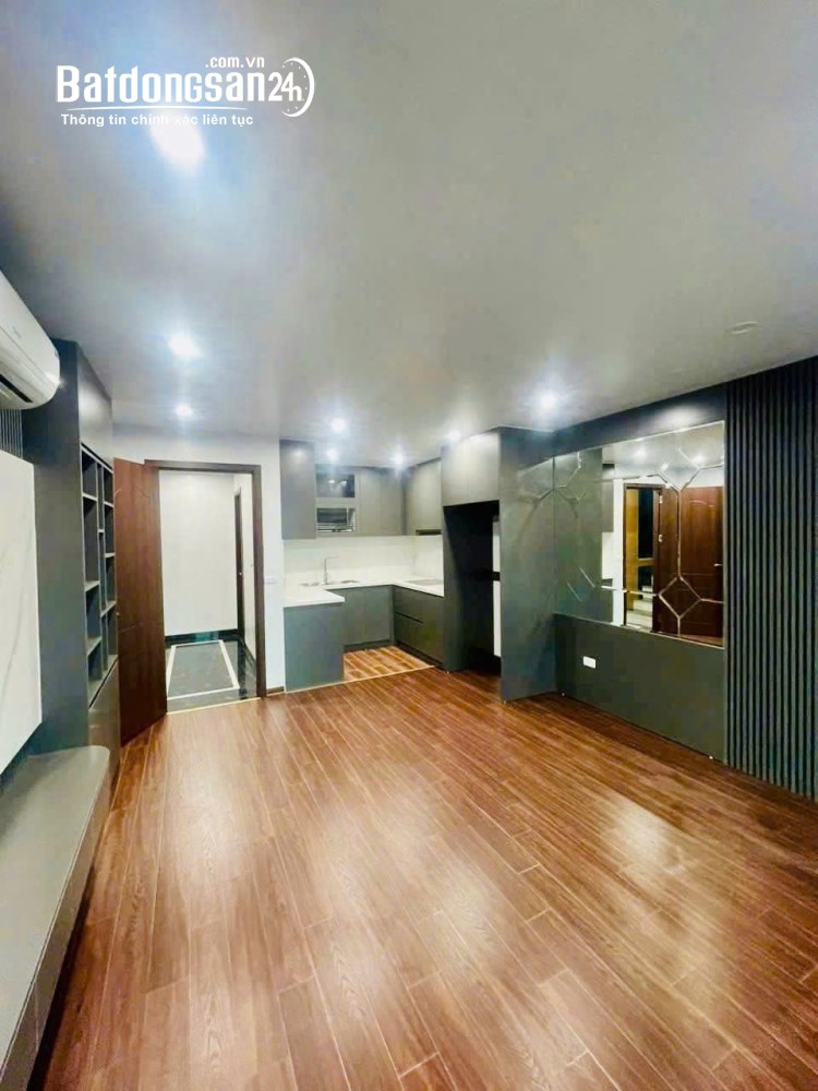 Cho thuê nhà riêng Phương Mai, Đống Đa 42m x 7T THANG MÁY giá 23 triệu, ngõ 4M