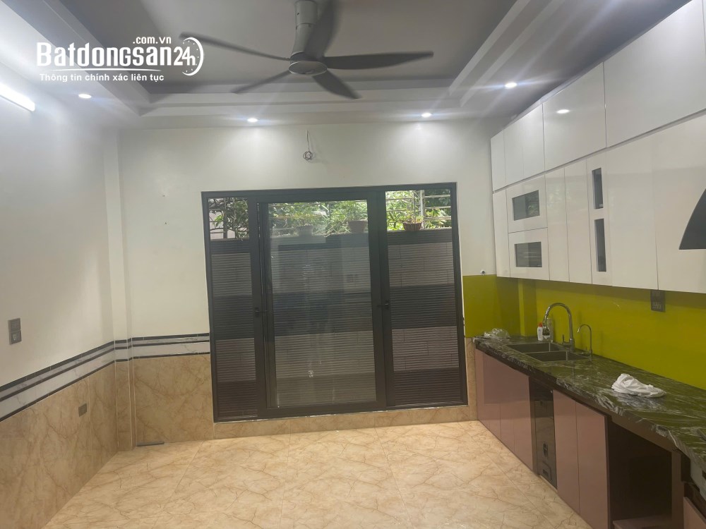Cho thuê nhà gần Nguyễn Văn Cừ, Phường Bồ Đề (Q Long Biên cũ), Hà Nội