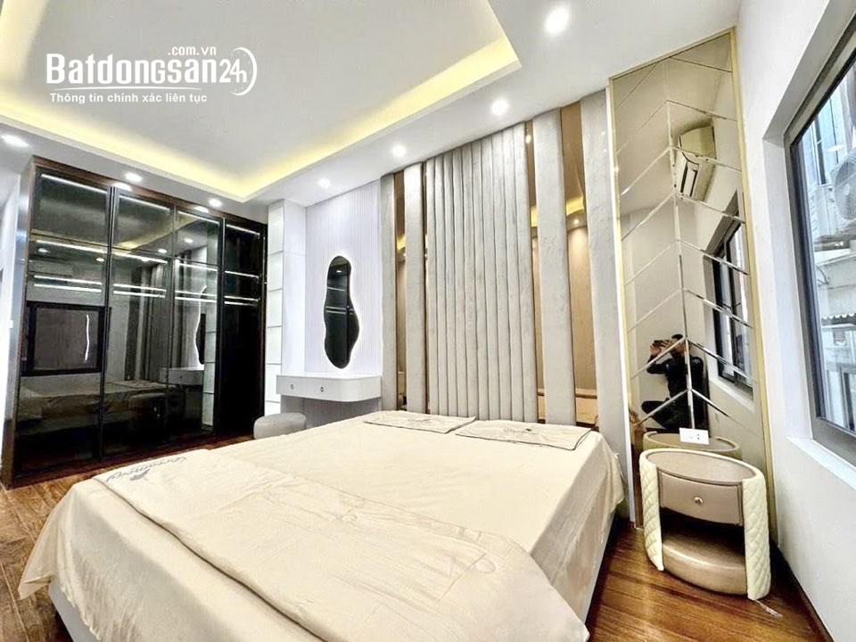 Bán nhà Văn Hội 40m – 5 tầng – đường thông bàn cờ – không gian sống sướng – hơn 8 