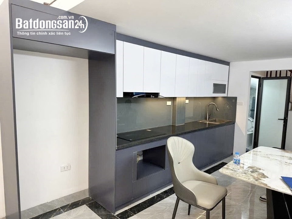 Bán nhà Văn Hội 40m – 5 tầng – đường thông bàn cờ – không gian sống sướng – hơn 8 