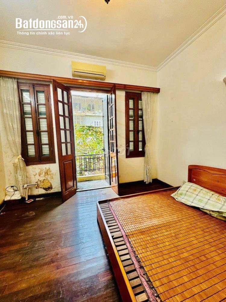 Cho thuê nhà làm CHDV Hồng Hà, Hoàn Kiếm 38m x 5T giá 10tr, 5 năm không tăng giá