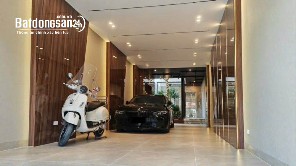 nhà đẹp lô góc Việt Hưng, 100m x 7 tầng, ôtô tránh, gần BigC Long Biên