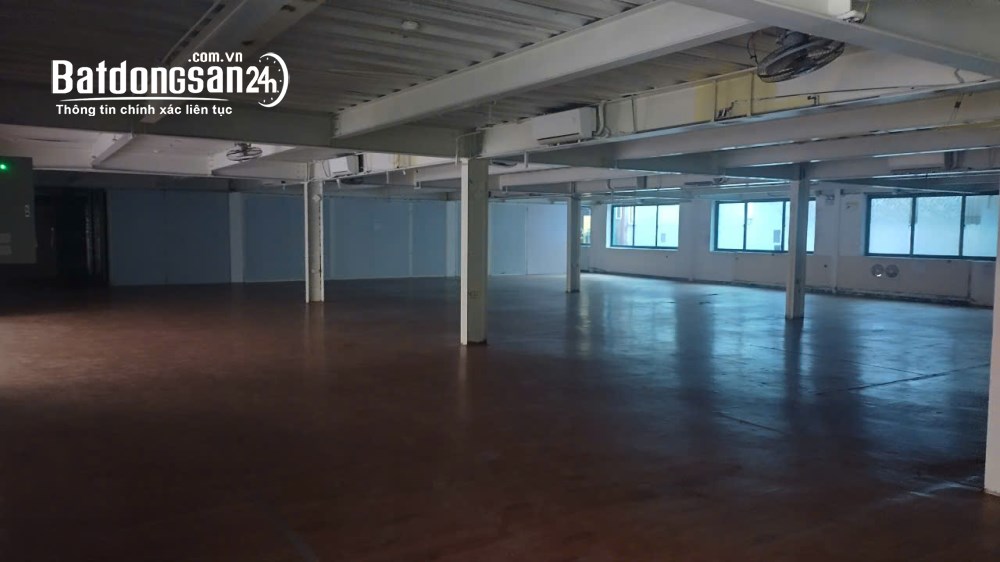 Cho thuê diện tích 450m2 Tôn Đức Thắng