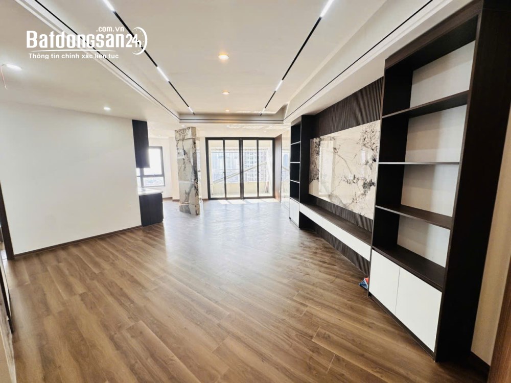 Bán gấp – Lô góc-Chung cư Toà A2- Nguyễn Đức Cảnh – Hoàng Mai – 134m2 – 4 ngủ - 8,5tỷ