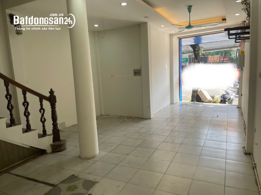 Cho thuê nhà MP Nguyễn Chí Thanh, Đống Đa 45m x 4T giá 28tr, VỈA HÈ TO, KD ĐA DẠNG