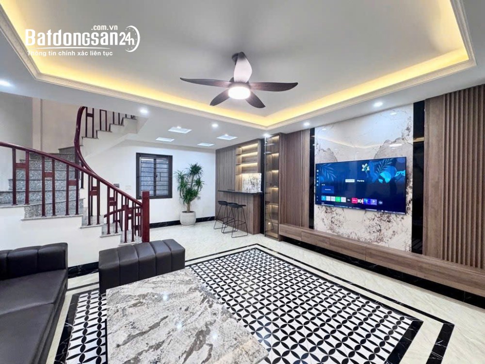 BÁN NHÀ GẦN TIMES CITY - MINH KHAI - 40m² - 5 TẦNG - 7.5 TỶ - NGÕ THÔNG - NHÀ ĐẸP Ở N