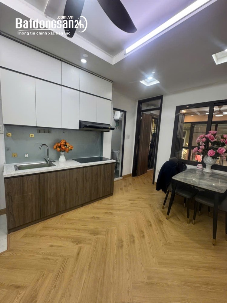 Bán căn hộ CCMN Hào Nam, Đống Đa 50m, 2 ngủ FULL ĐỒ giá 2.65 tỷ, 50M ra phố