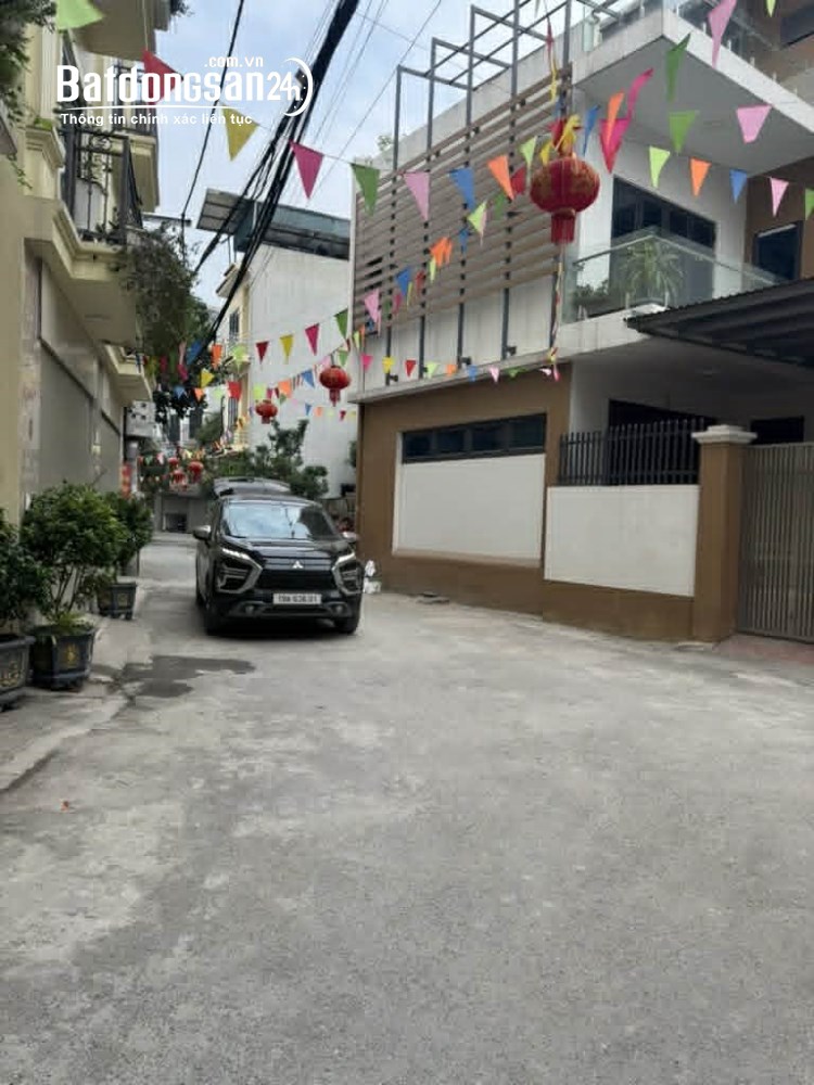 Bán nhà Liên Mạc 100m 3 tầng 10 tỷ ô tô tránh, dừng đỗ, vào nhà, kinh doanh tốt