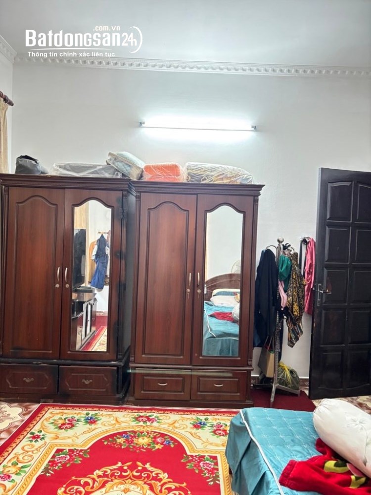 Bán nhà Liên Mạc 100m 3 tầng 10 tỷ ô tô tránh, dừng đỗ, vào nhà, kinh doanh tốt