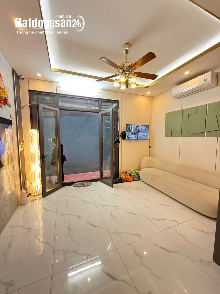 Bán nhà Lĩnh Nam – Hoàng Mai – Hà Nội – 32m2 – Mặt tiền 5m – 5 tầng – 3 ngủ - chào 6,