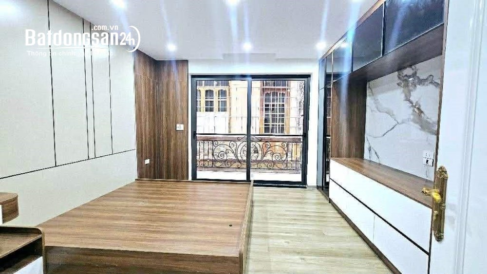 Bán nhà Xuân La 40m – 6 tầng thang máy – ô tô đỗ cửa – kinh doanh mạnh – 9.9 tỷ 