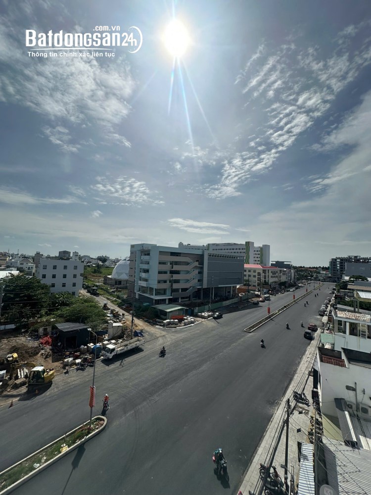 Cho thuê nhà mặt tiền đường trần văn hoài gần đại học cần thơ có thang máy 