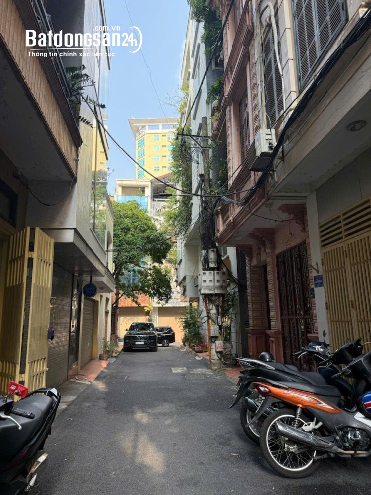 Nhà phân lô Đỗ Quang trung tâm Kinh đô Ánh sáng Cầu Giấy, giá chỉ 22.8 tỷ