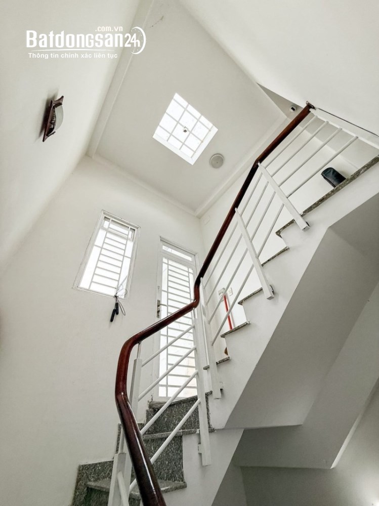 Bán nhà mặt tiền Phường Diên Hồng (Quận 10 cũ), Hồ Chí Minh