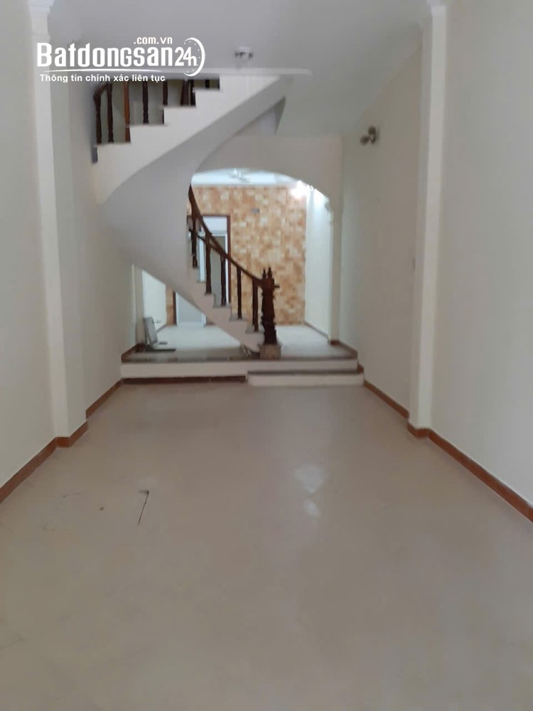 Cho thuê nhà mặt tiền Đường Thâm Tâm, Phường Yên Hòa (Q Cầu Giấy cũ), Hà Nội