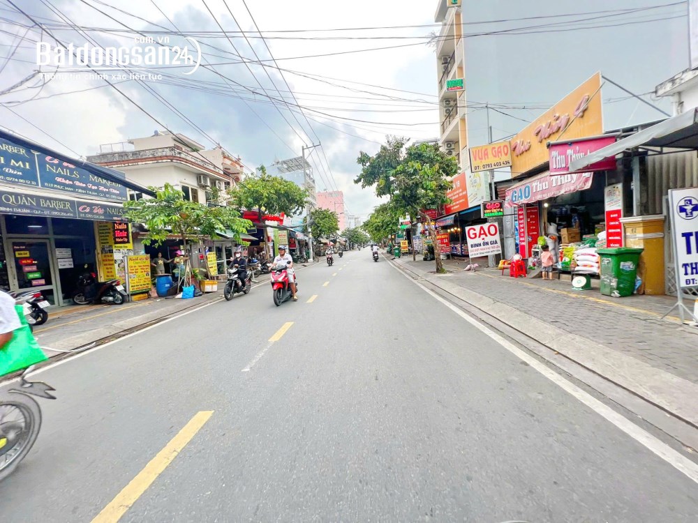 Bán nhà mặt tiền Phường Tân Thuận, Hồ Chí Minh