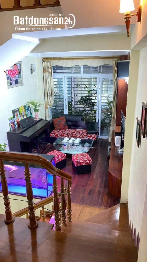Cho thuê nhà riêng tại ngõ 221 Trung Kính, Cầu Giấy 35m x 4T NHÀ ĐẸP giá 16 triệu