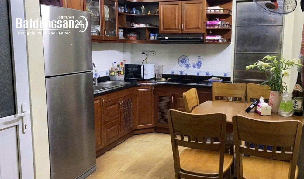 Cho thuê nhà ngõ 221 Trung Kính, Yên Hòa, Cầu Giấy 35m x 4T NHÀ ĐẸP giá 16 triệu