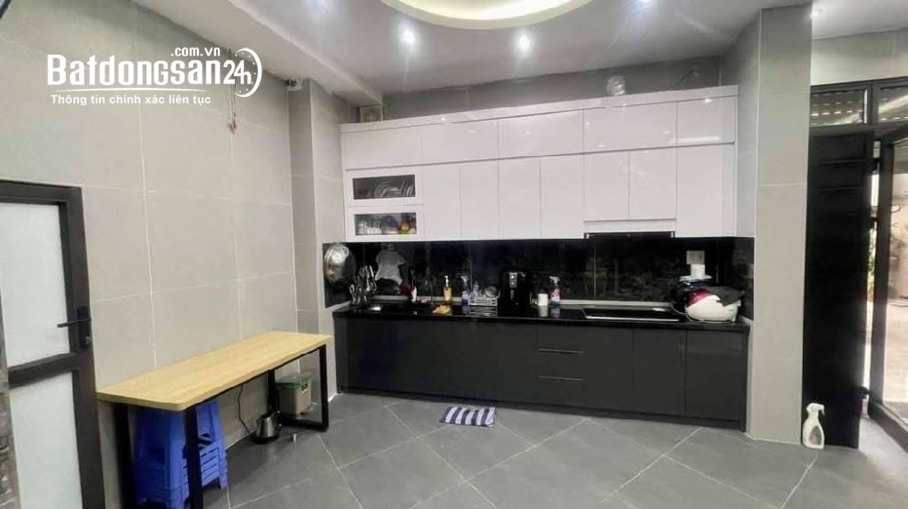 Bán nhà Đê Tô Hoàng–3 tầng-30m2-Gần Phố Cổ-Trung tâm Hai Bà-Tiện Ích Bạt
