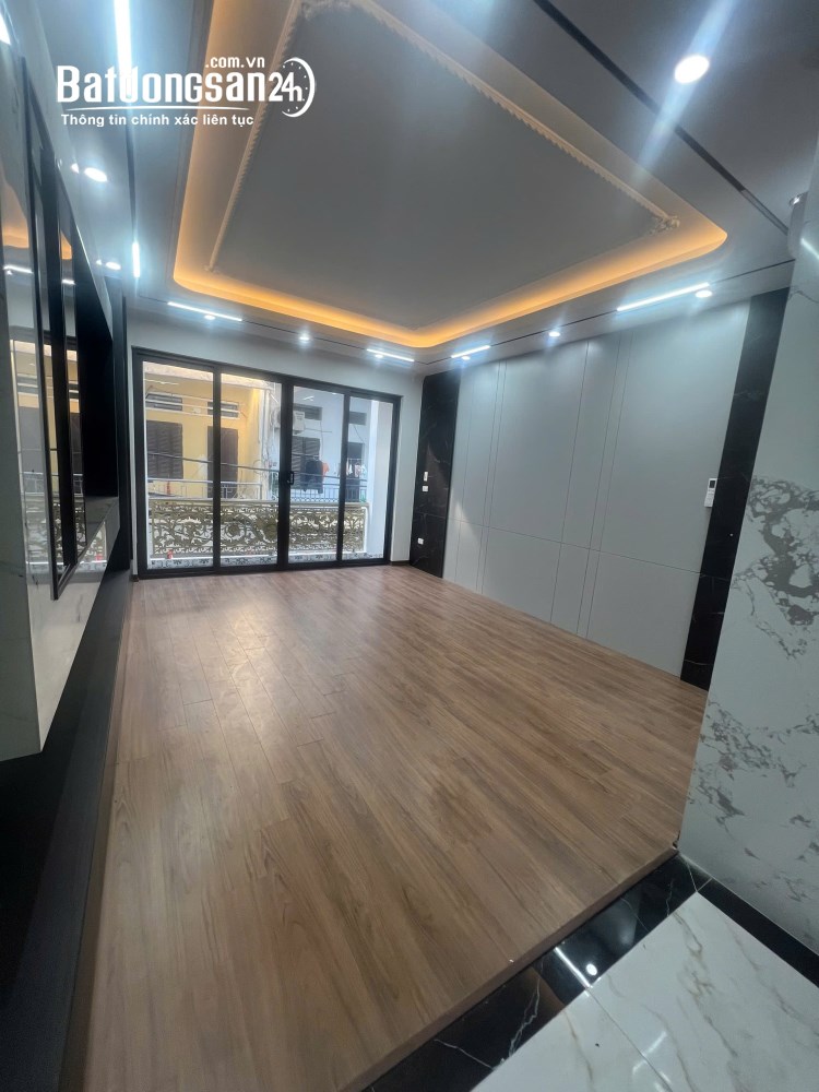Cho thuê nhà 8/3, Hai Bà Trưng NHÀ MỚI - THANG MÁY - Ô TÔ 52m x 5T giá 30 triệu