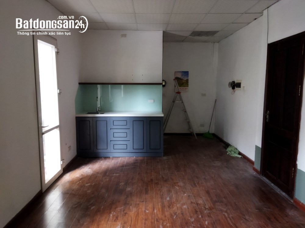 Cho thuê tập thể Thái Thịnh, 60m2, 1 ngủ.
