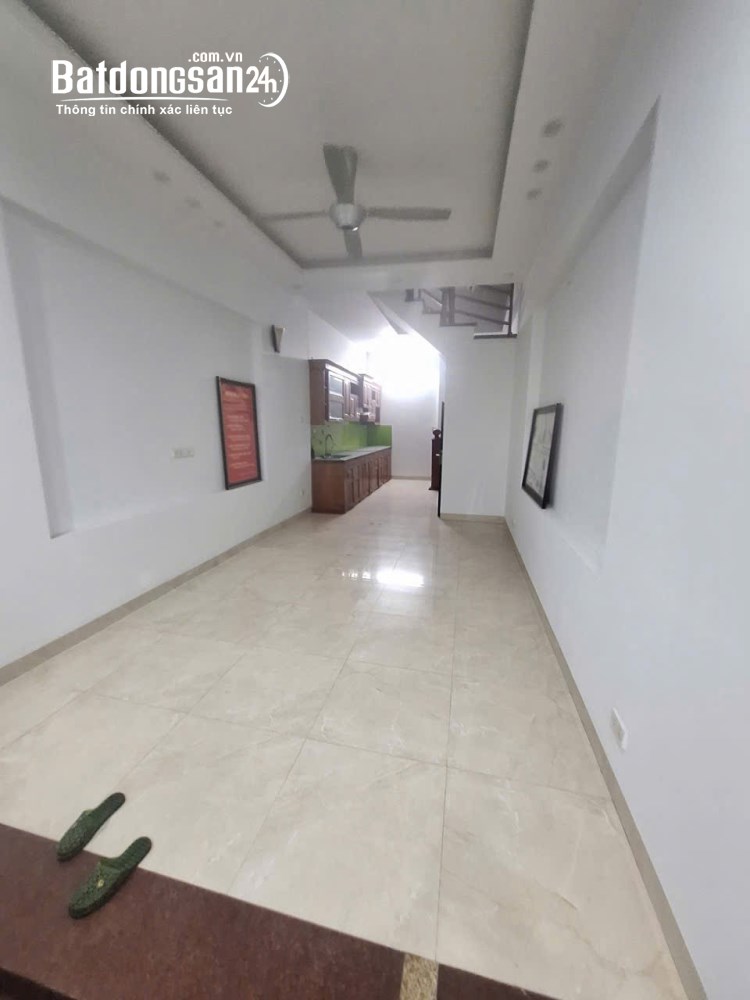 Cho thuê nhà ngõ 111 Khương Thượng, Kim Liên, Đống Đa 40m x 5T giá 18 triệu