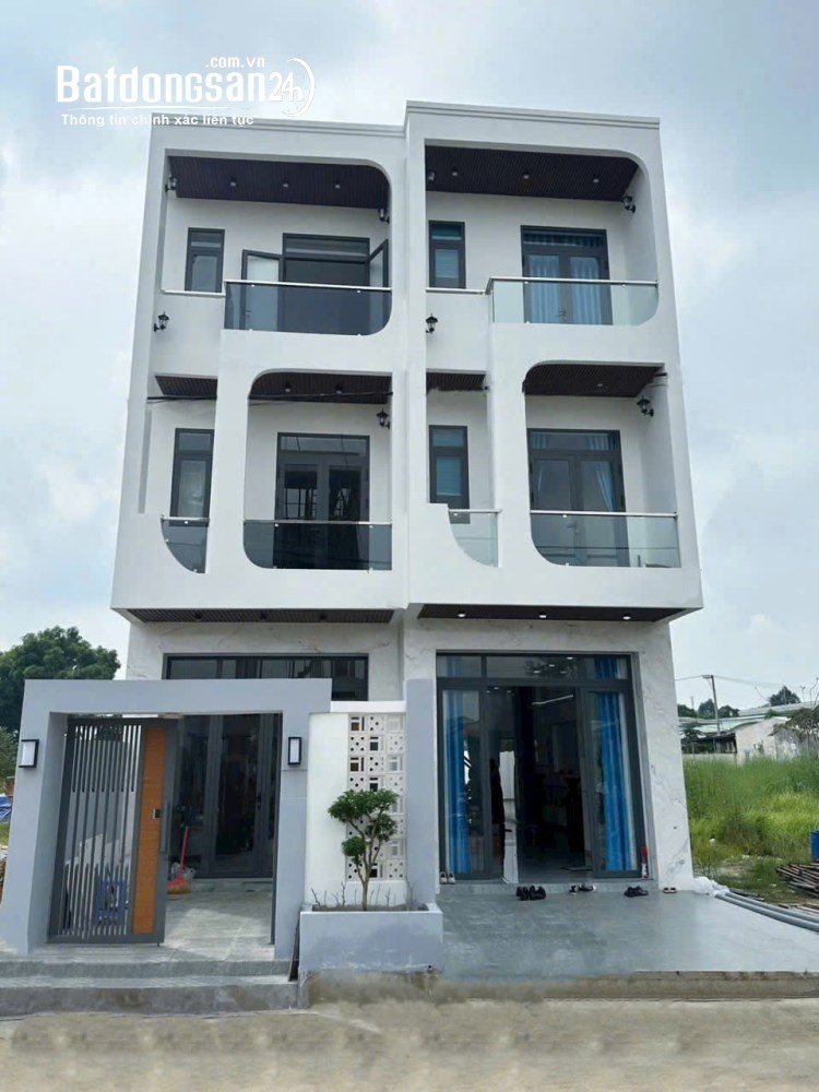 Bán nhà mặt tiền Đường 826, Xã Cần Đước (Huyện Cần Đước cũ), Tây Ninh