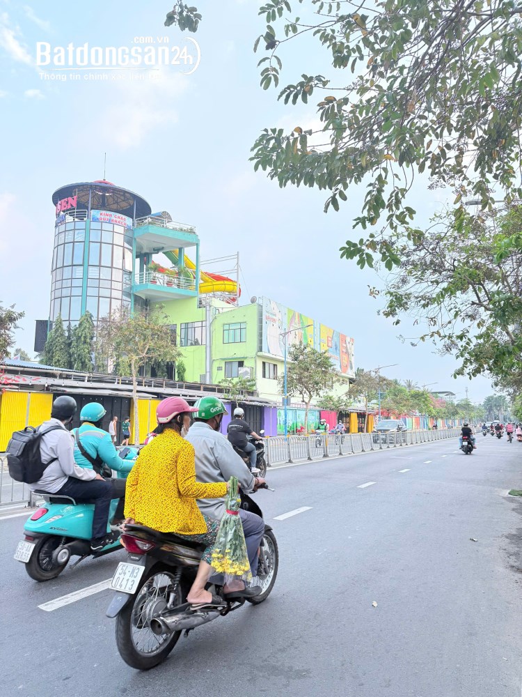 3000M2 Đất Mặt Tiền Cạnh CV Đầm Sen, Chưa Đến 100tr/m2, Tân Phú