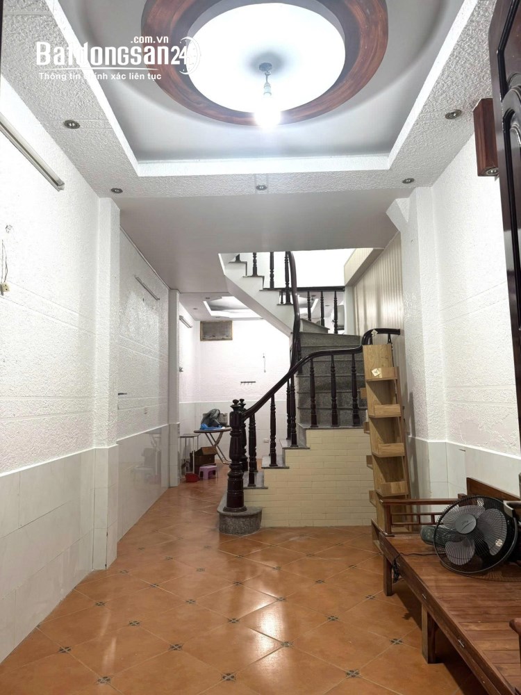 Cho thuê nhà riêng Ngõ Hòa Bình 7, Minh Khai, Hai Bà Trưng 33m x 4T, 4PN giá 11 triệu