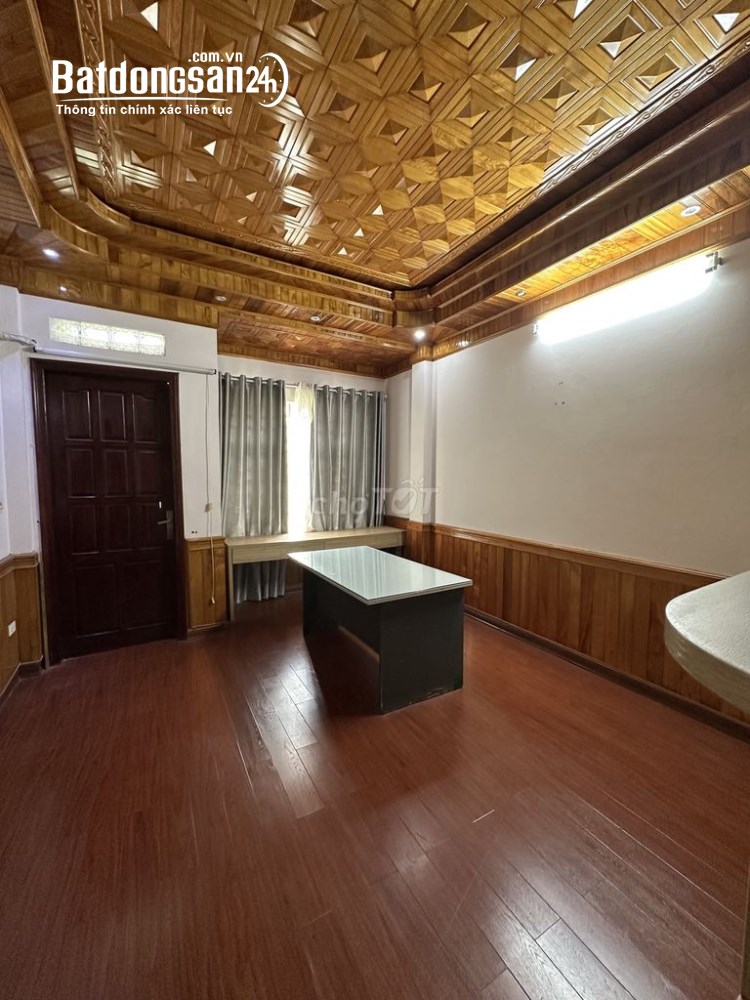 Nhà ngõ 78 phố Duy Tân. Diện tích 55m2 x 5 tầng, ô tô tránh nhau, nhà đẹp