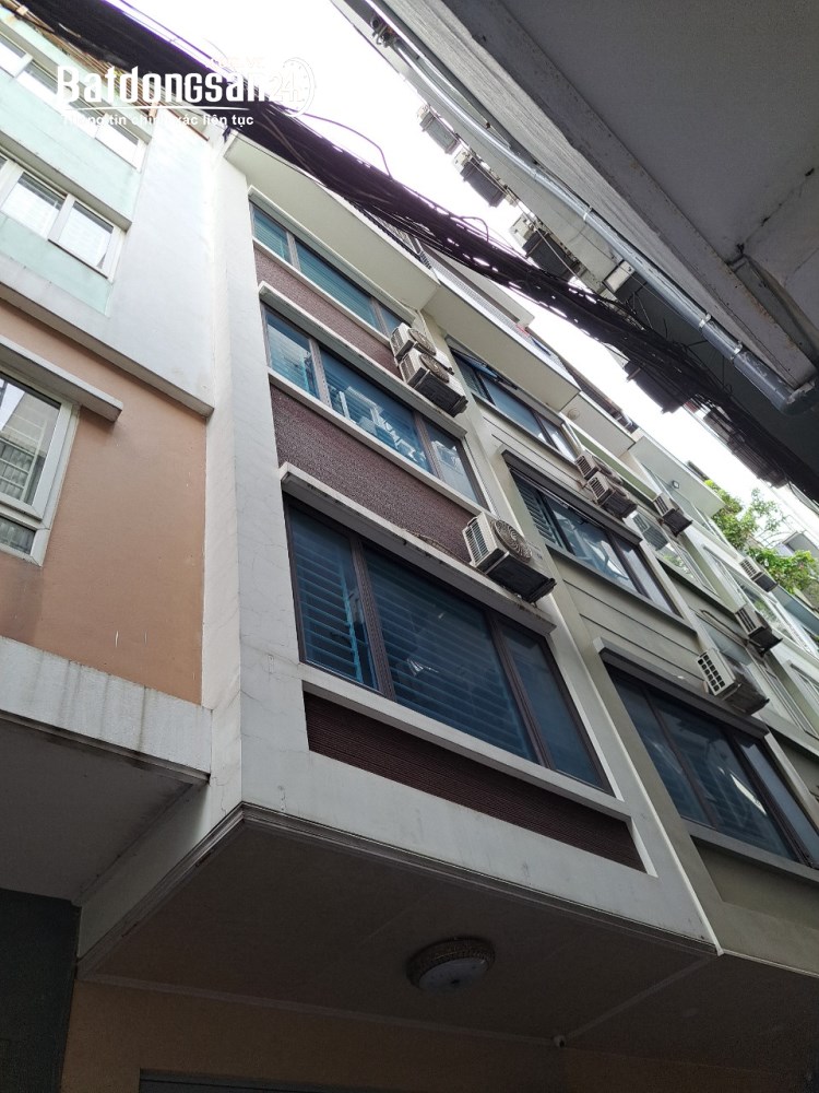 Cho thuê nhà ngõ 261 phố Trần Quốc Hoàn, Dt 42m2 x 5 tầng đẹp, cạnh trường Đại Học