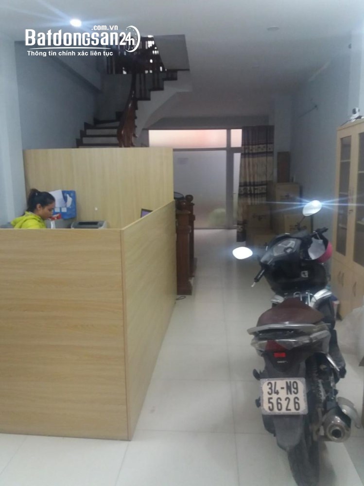 Cho thuê nhà mặt ngõ 42 phố Trần Cung, Dt 50m2 x 5 tầng, đường rộng 8m để ô tô