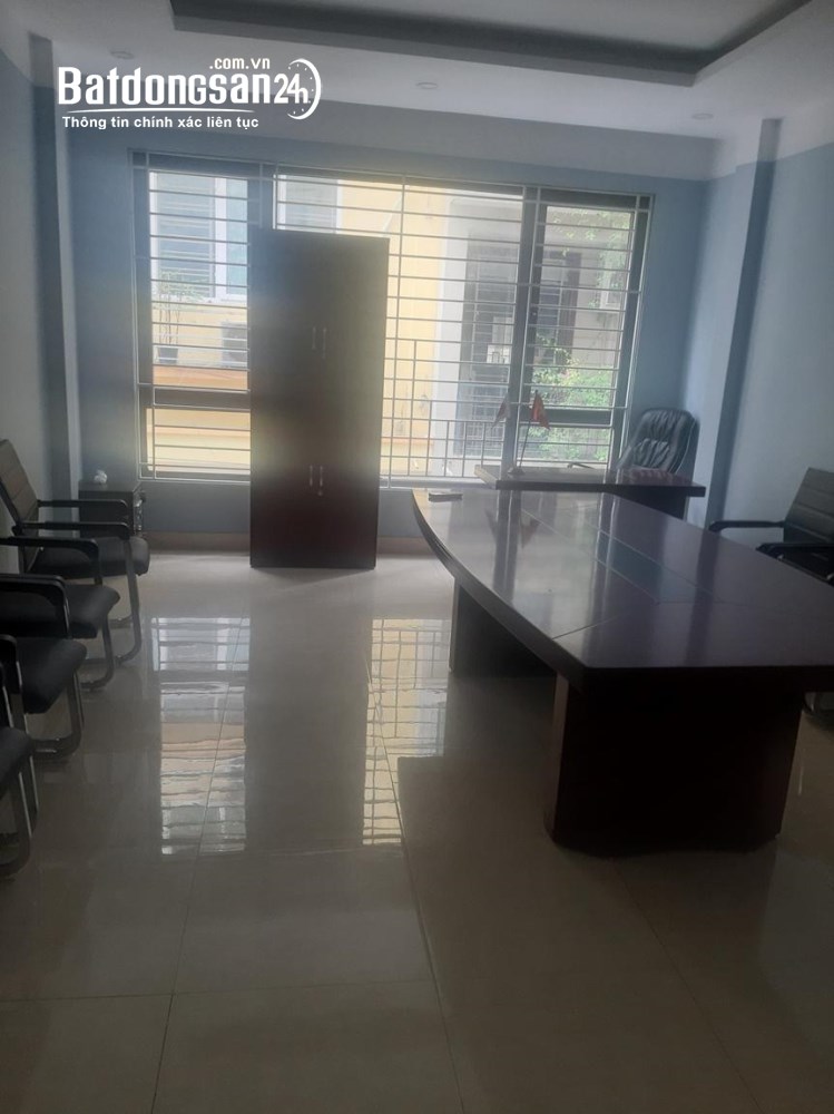 Cho thuê nhà mặt ngõ 42 phố Trần Cung, Dt 50m2 x 5 tầng, đường rộng 8m để ô tô