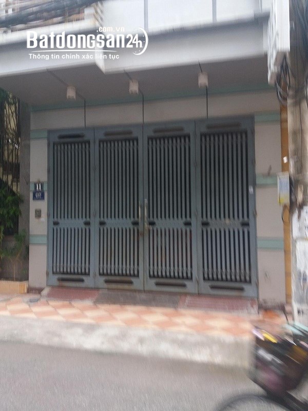 Cho thuê nhà  ngõ 234 Hoàng Quốc Việt. Diện tích 70m2 x 5 tầng, ngõ rộng 8m để ô 