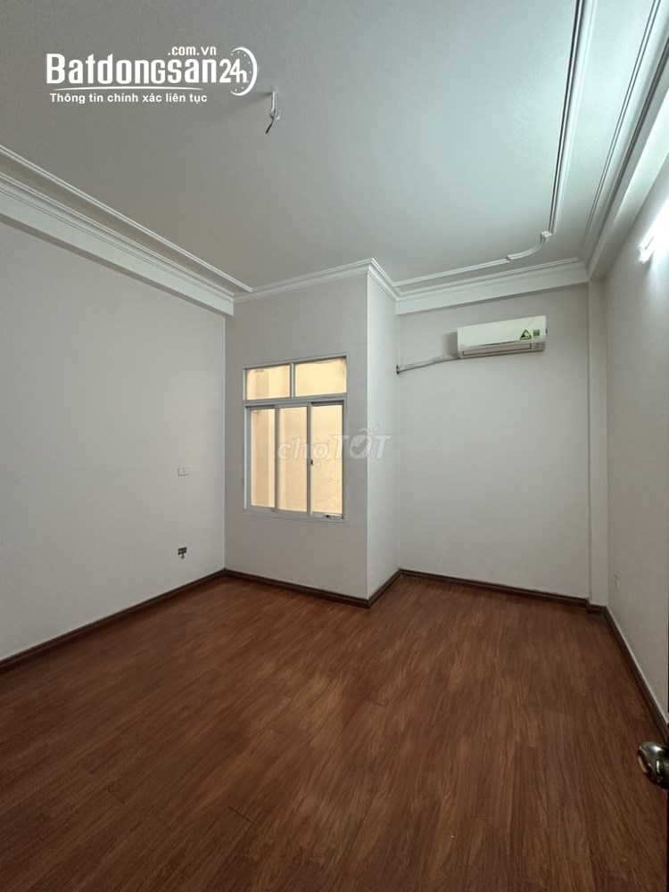 Cho thuê nhà ngõ 16 phố Phan Văn Trường, Dt 50m2 x 5 tầng ngõ rộng ô tô đi lại