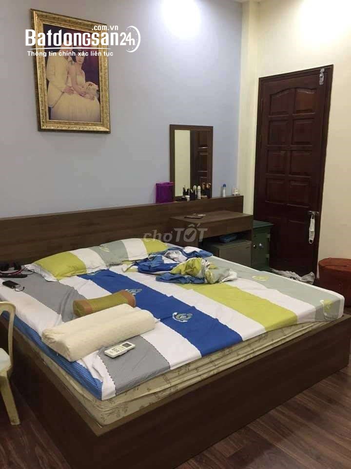 Cho thuê nhà ngõ 16 phố Phan Văn Trường, Dt 50m2 x 5 tầng ngõ rộng ô tô đi lại