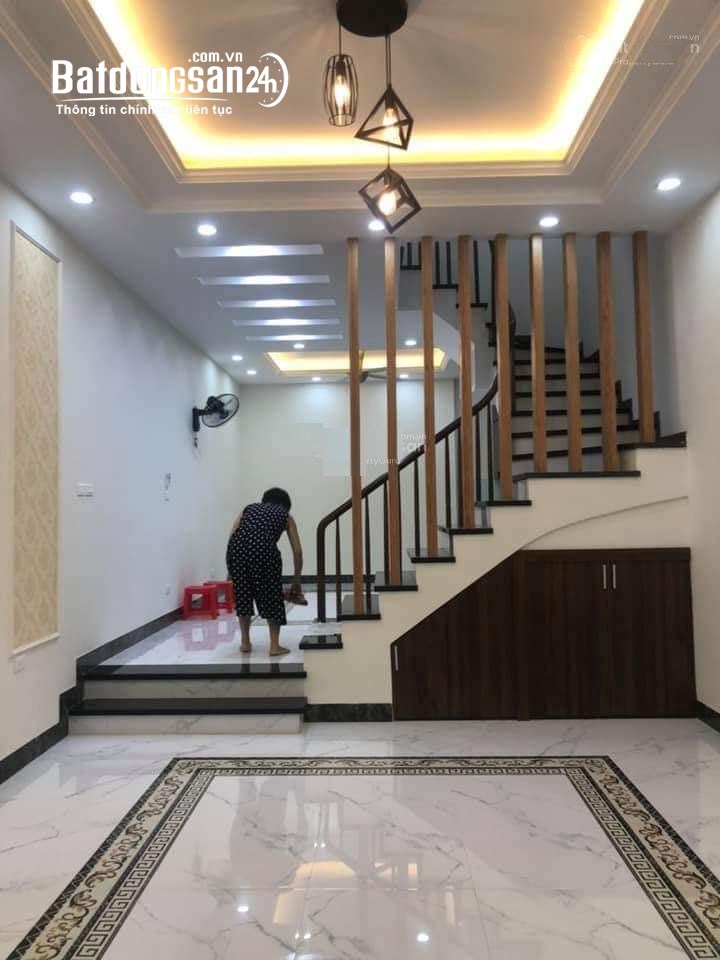 Cho thuê nhà mặt ngõ 68 phố Xuân Thủy - Diện tích 50m2 x 5 tầng, 24 triệu/tháng