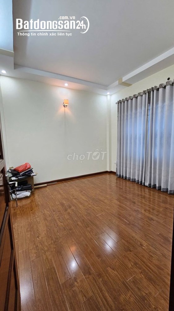 Cho thuê nhà mặt ngõ 68 phố Xuân Thủy - Diện tích 50m2 x 5 tầng, 24 triệu/tháng