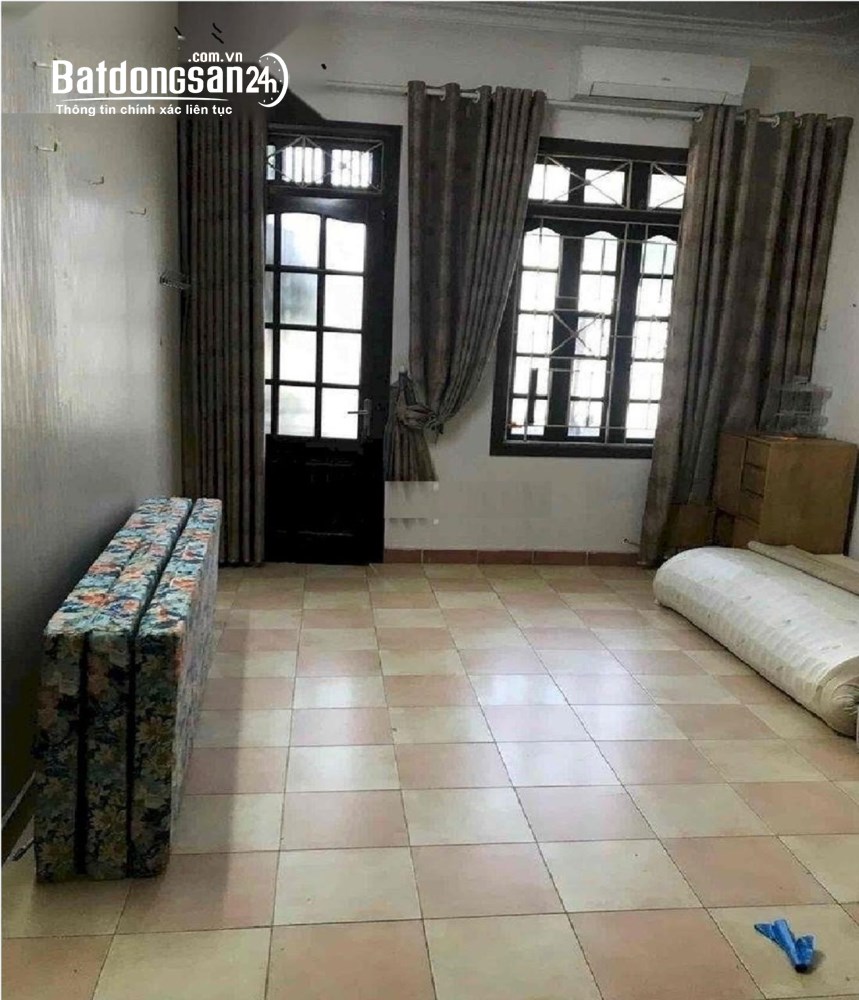 Nhà mặt ngõ 81 phố Nguyễn Phong Sắc - Diện tích 60m2 x 4 tầng ngõ rộng