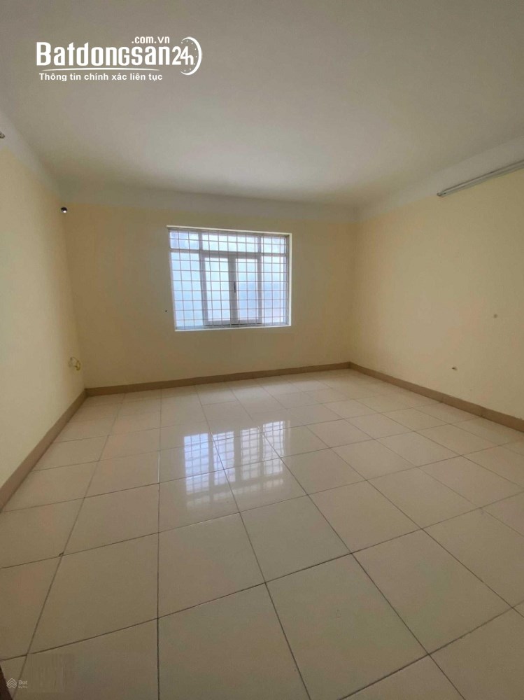 Cho thuê nhà ngõ 112 đường Hoàng Quốc Việt, Diện tích 70m2 x 5 tầng căn góc 2mặt tiền