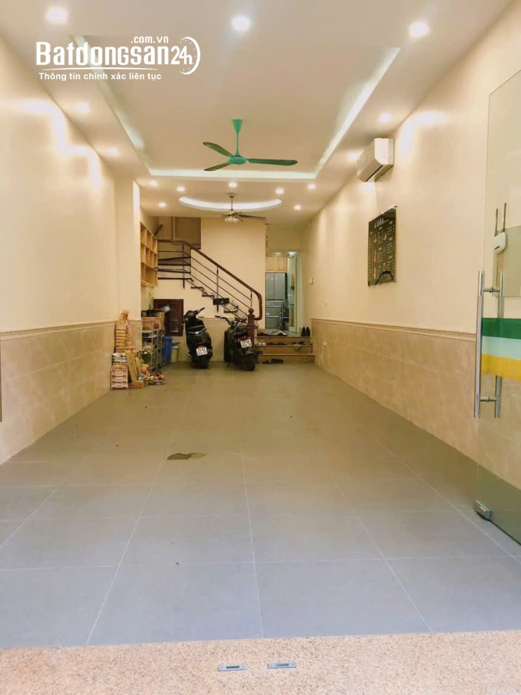 Nhà ngõ 92 phố Nguyễn Khánh Toàn. Diện tích 70m2 x 5 tầng mặt tiền 4,5m,ngõ rộng 8m 